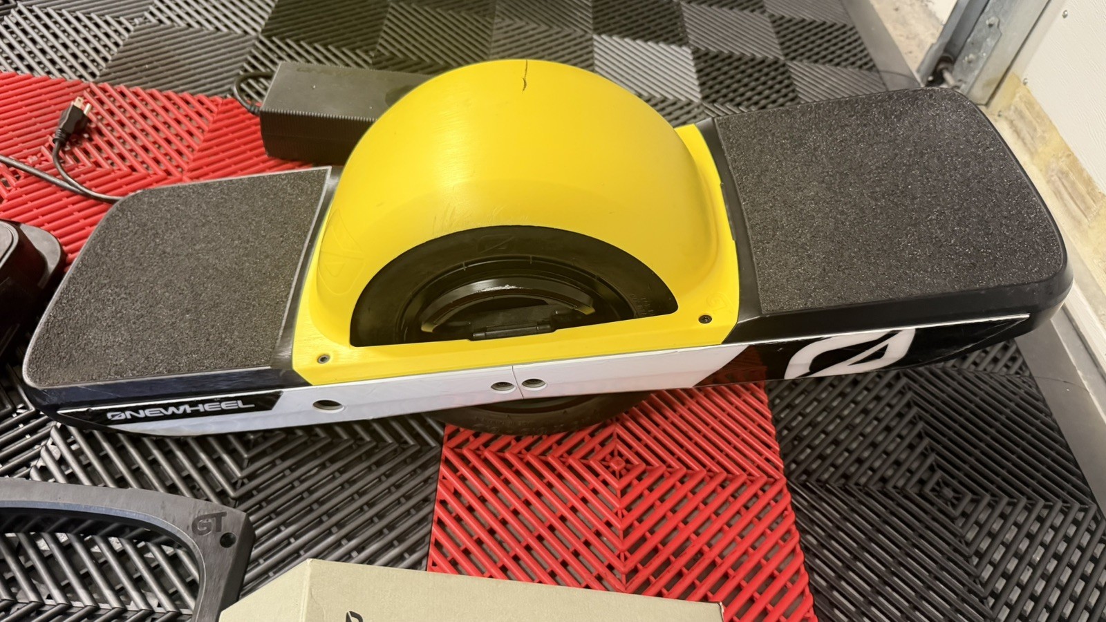One Wheel Gt complete with super charger and regular charger 