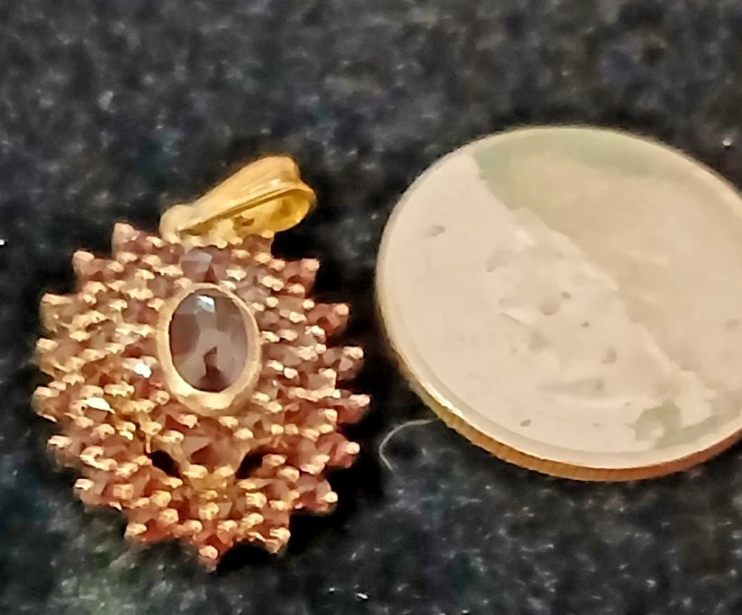 `Vintage Pendant-22k Gold 34+ Rubies wt 4.0g ROUND SHAPED ~22mm X ~22mm #0232CH - Image 4 of 4