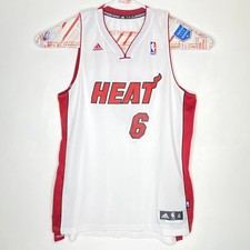 LeBron James Memorabilia Falls Further Behind Kobe Bryant, Michael Jordan 8