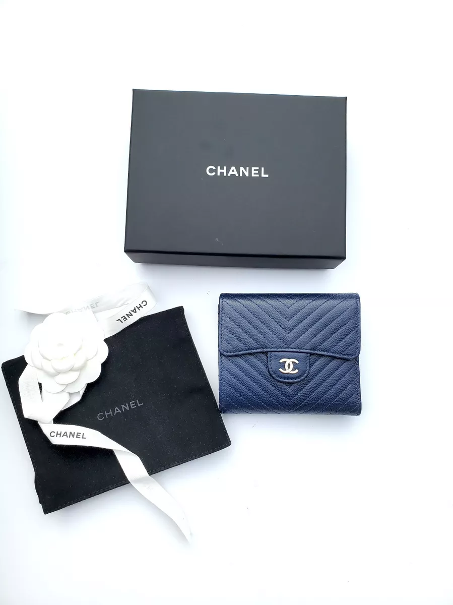 Authentic CHANEL Classic Navy Blue Caviar Compact Quilted Flap