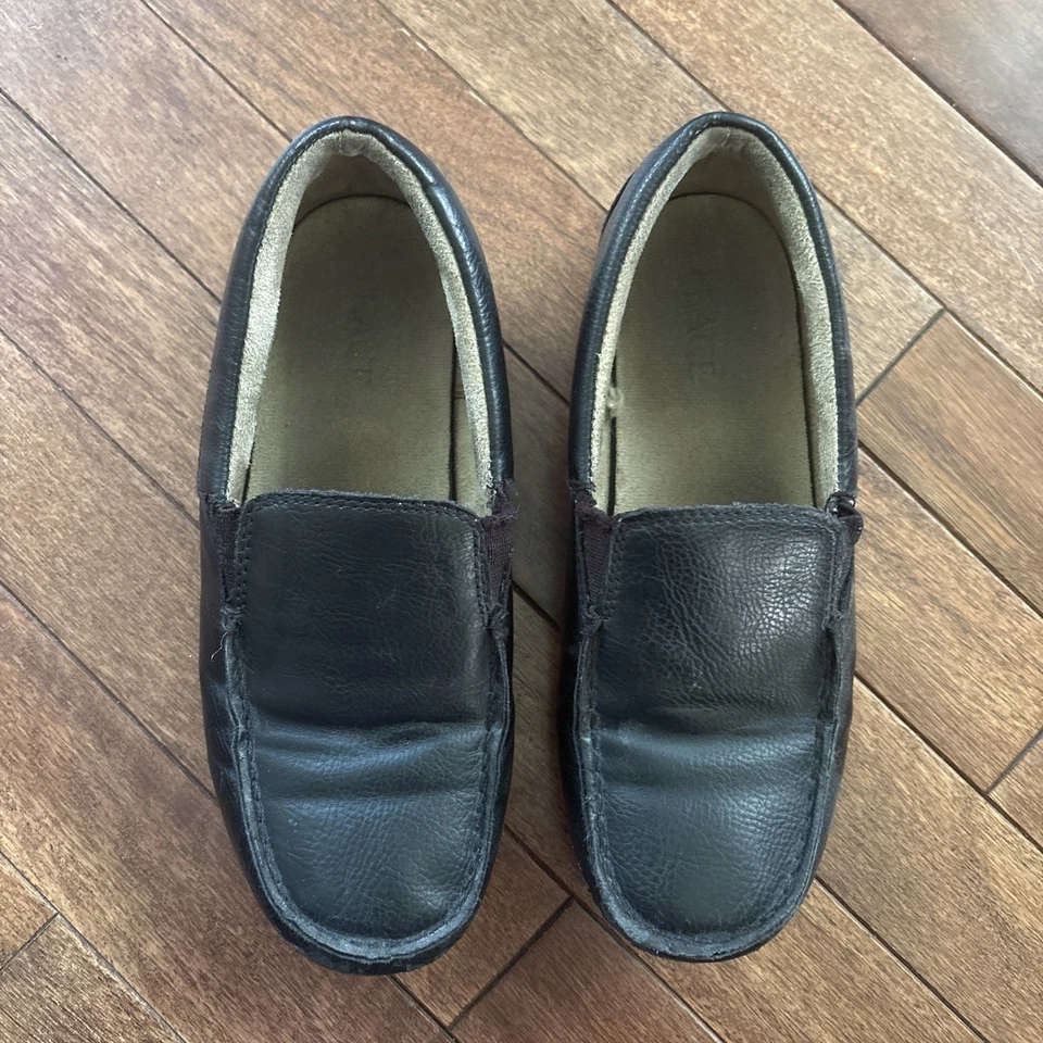Children's Place Boys Loafers Size 4 Black Slip-on Uniform Dress Shoes - Image 3 of 4