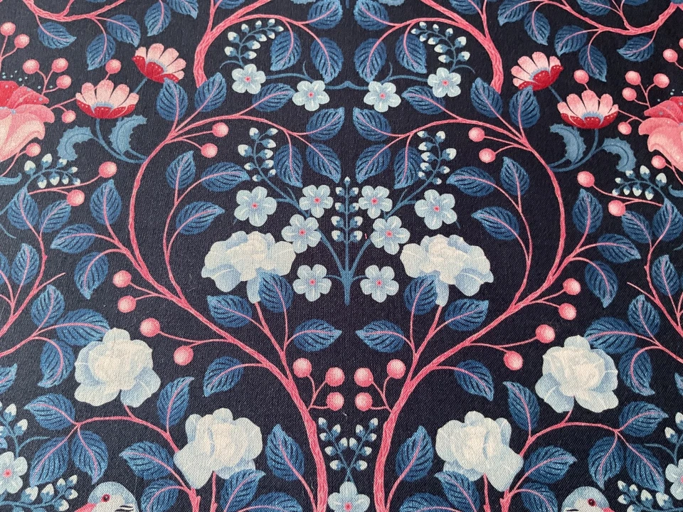 Willowberry Lane. Lindo tecido azul e rosa da Northcott. 2 jardas. - Imagem 4 de 4