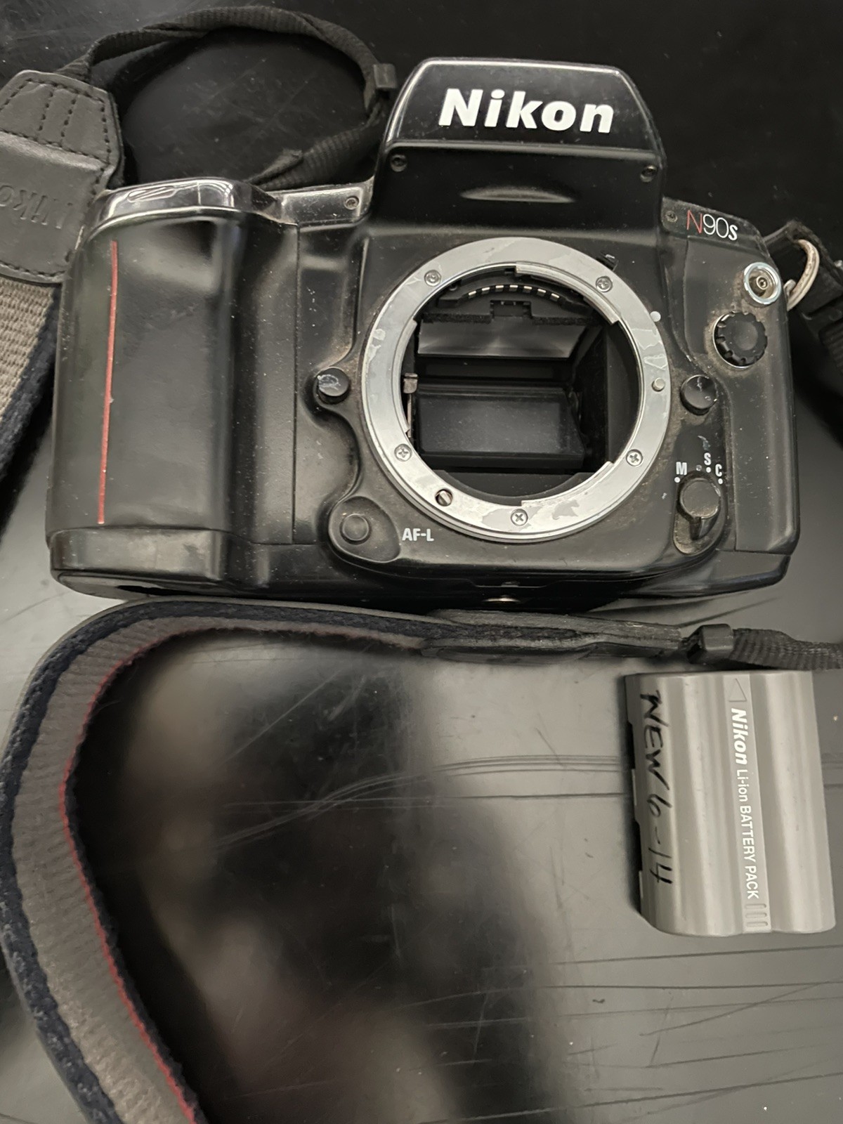 Nikon N90S 35mm SLR Film Camera Body Only
