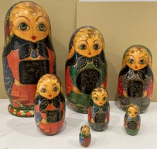 Russian Nesting Dolls Set Of 7 Hand Painted Matryoshka Preowned 