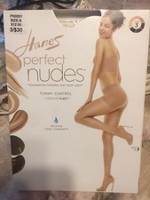 Vintage Hanes nudes nylon pantyhose w/ model sz Am