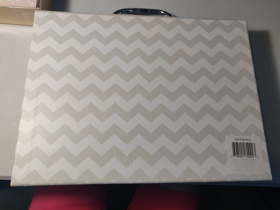 Pearl head Baby's Little Organizazer white/gray 10"x13" X2" small mark New - Image 4 of 4