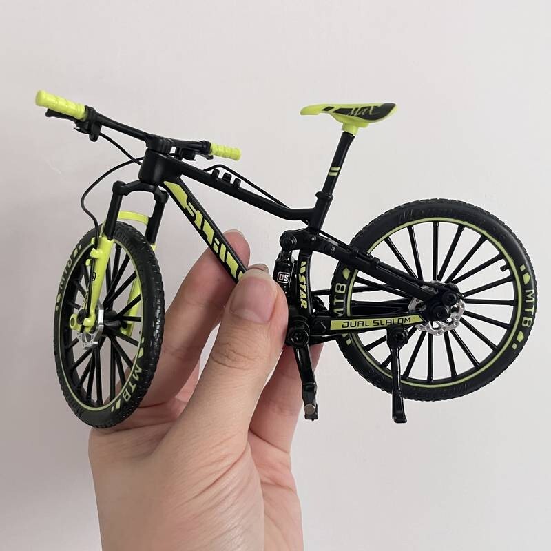 Vélo miniature déco en alliage 1:10 idéal pour sublimer l'ambiance de votre bureau