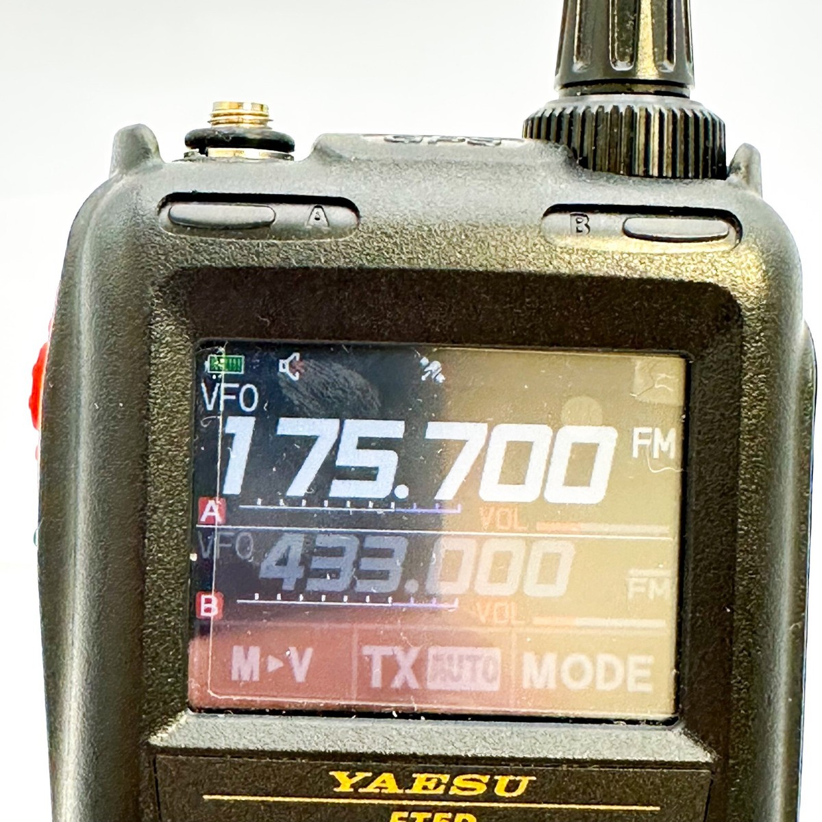 Yaesu FT5D 5W C4FM/FM 144/430MHz Dual Band Digital Transceiver Set