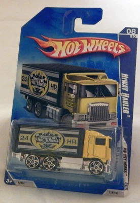 Hiway Hauler Local Delivery Truck Hot Wheels City Works 2009-114 Diorama - Image 1 of 4