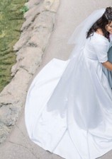Enchanting Handmade Wedding Dress   Ball Gown with Flowing Train   Sleeves