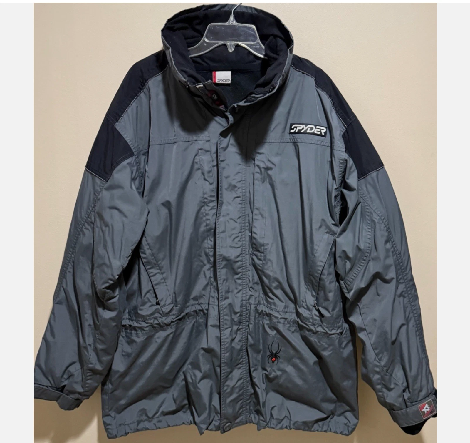 Spyder XT Ski Jacket Men L Gray Insulated Snowboard Shell Waterproof Winter Coat