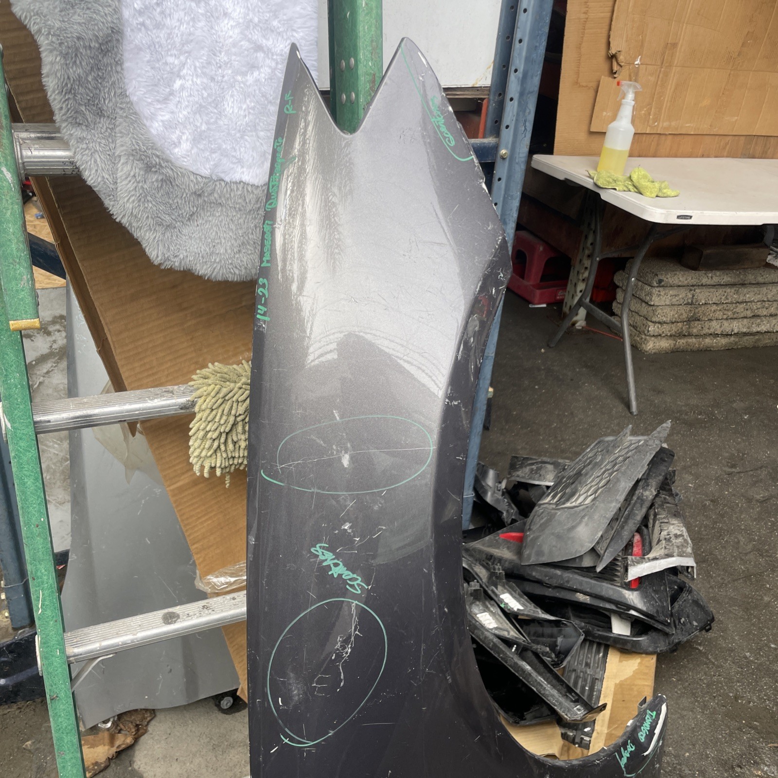 14-23 Maserati Quattroporte Right Fender