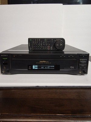 Sony MDP-600 CD CDV LD Laserdisc Player with remote powers on no