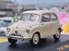 Fiat / 600 / 1965 / 1/43 Diecast Car / Ixo