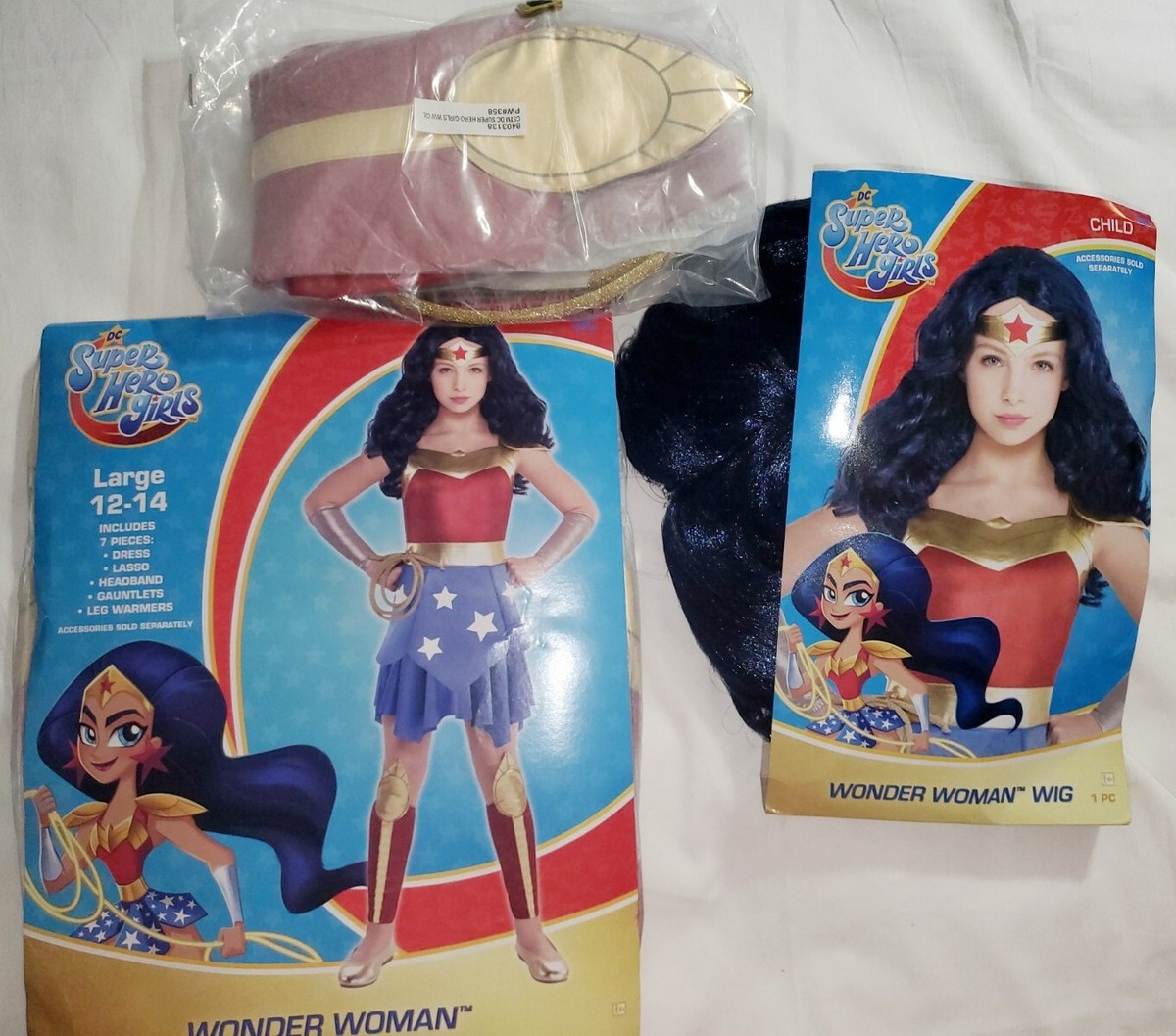 Wonder Woman Gauntlets DC Superheroes Wonder Woman Gauntlets DC Superheroes