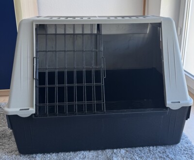 Ferplast Hundebox Auto für kleine Hunde 80L x 51B x 61H cm  (ATLAS CAR)