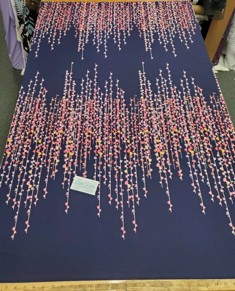 Impresión digital de spandex de gasa elástica 90/10 - 4 vías elásticas - "palos florales azul marino" Foto 4 de 4