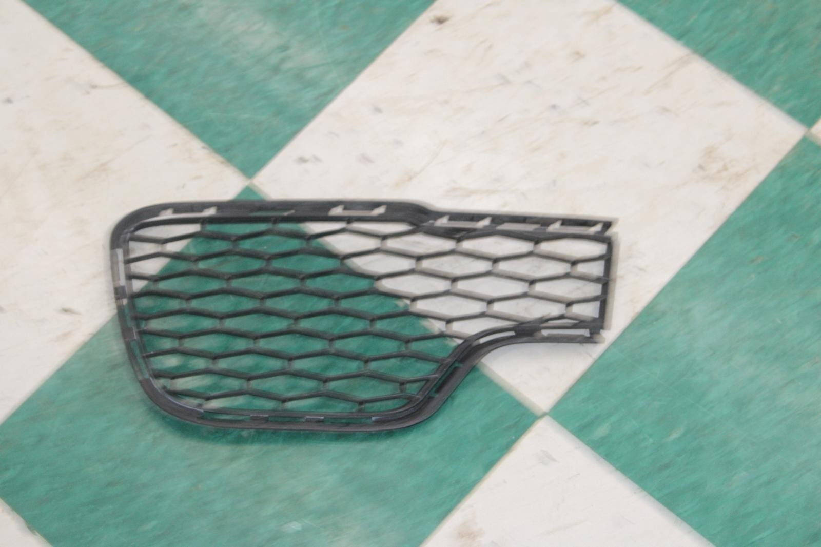 Maserati Ghibli 2014-2017 Front Left Lower Bumper grille Black