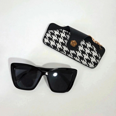Shein Damen Sonnenbrille Cat Eye schwarz, getönte Kunststoffgläser, mit Etui