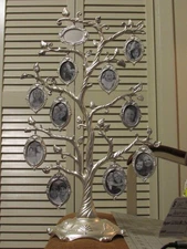 Things Remembered Family Tree Ornate Holder Silvertone 10 Double Side Frames 15"