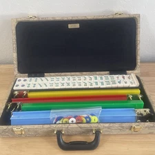 Mah jongg Maven 152 Bamboo & White Tiles Racks Chips World Map Case Manual