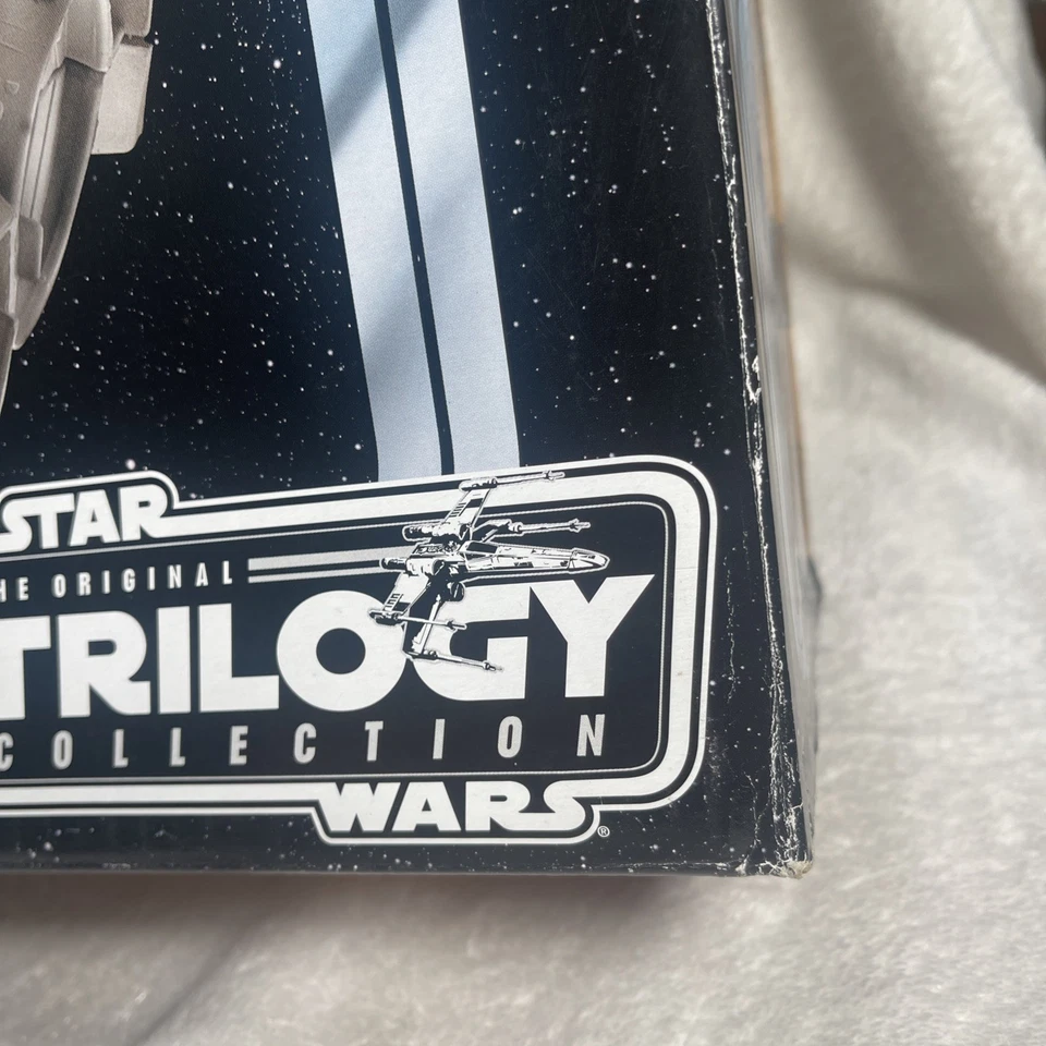 Star Wars Millennium Falcon Lights & Sounds The Original Trilogy Collection 2004 - Bild 3 von 4