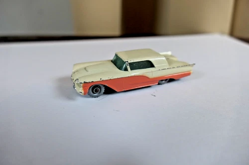 Matchbox Lesney no. 75 ford thunderbird spw blue base - excellent