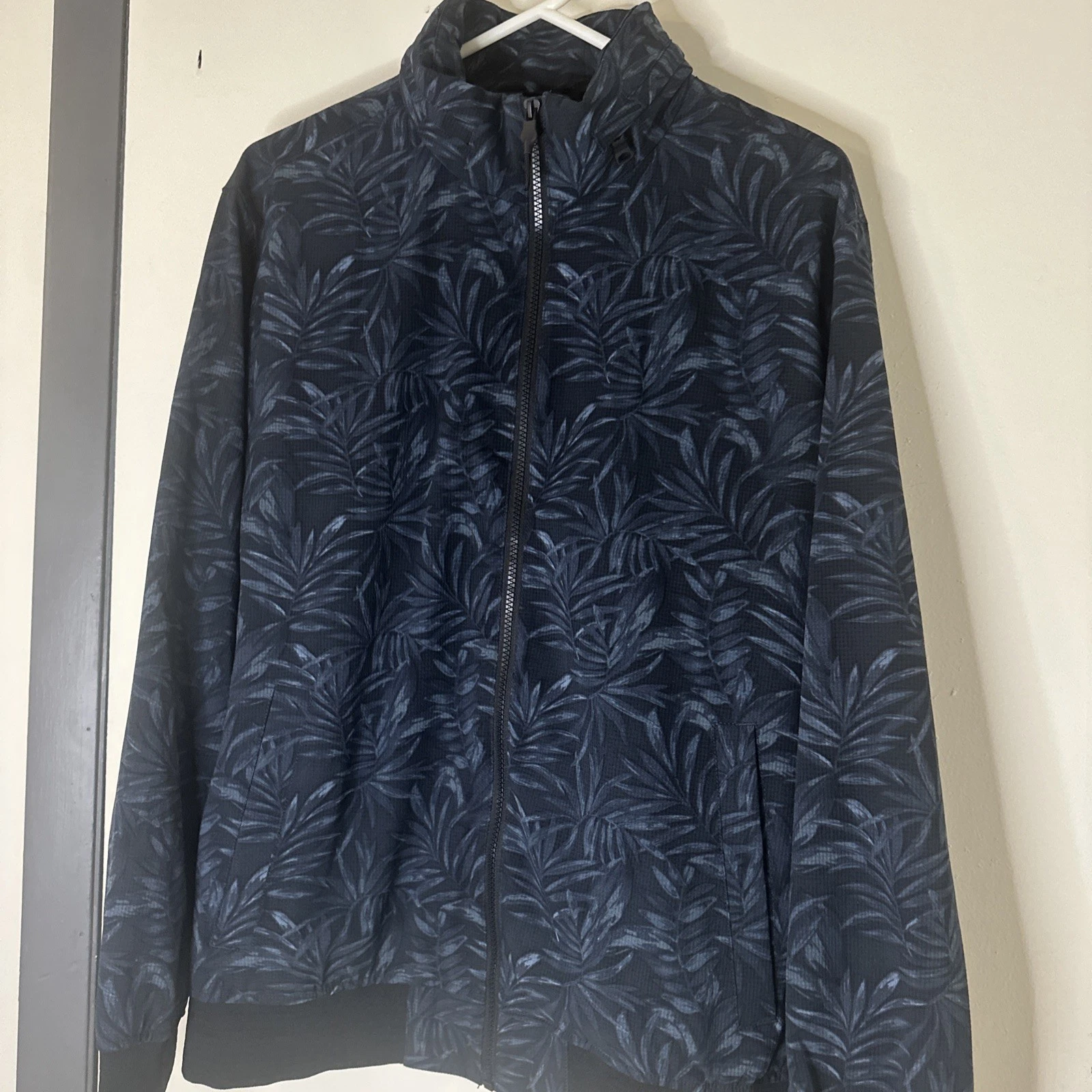BANANA REPUBLIC Men's LG Motion Tech Palm Leaf Blue Black Stretch Bomber Jacket image 3