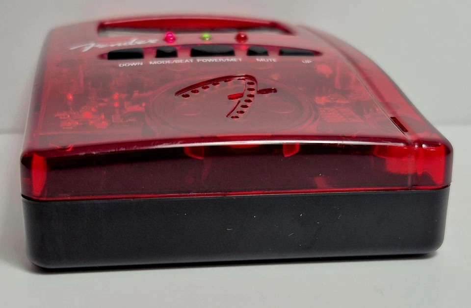 FENDER MT-1000 ROJO TRANSLÚCIDO METRÓNOMO DIGITAL Y SINTONIZADOR CROMÁTICO AUTOMÁTICO Foto 4 de 4