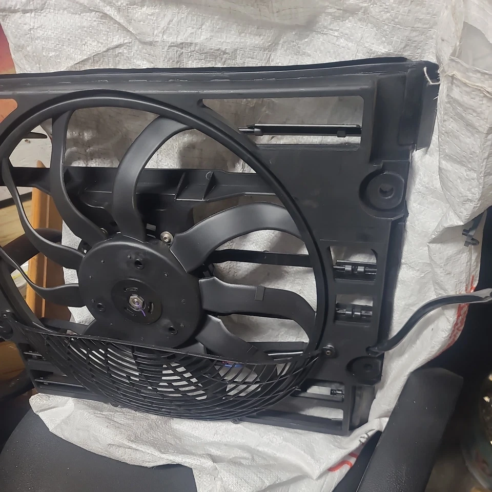 Conjunto de ventilador de refrigeración del radiador del motor para BMW 740i/740iL/750iL 1996-1998 621-209 Foto 2 de 4