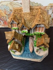 David Winter Bridgestone House British Hand made and Hand Painted