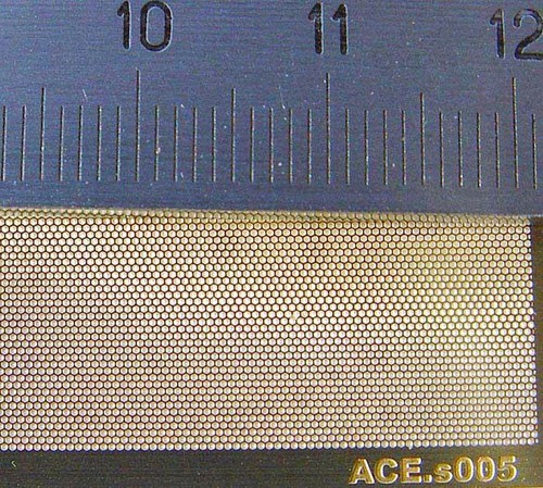 Honeycomb Mesh - Cell 0,3х0,35mm Universal Scale Model ACE s005 - Imagen 5 de 12