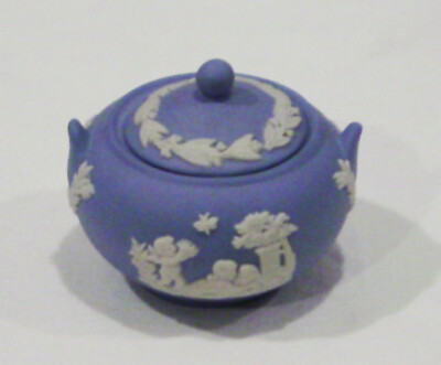 置物  miniature Blue JASPER WARE Set RARE! WEDGWOOD MINI / MINIATURE BLUE JASPERWARE 8 PIECE TEA SET