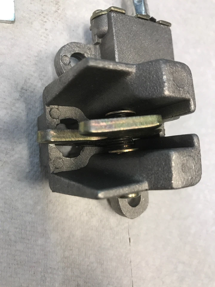 Nuevo de Lote Antiguo 2006 Urbano 50cc Chino Scooter/Ciclomotor Tanque Deportivo, Cable de Cierre de Asiento Foto 2 de 4