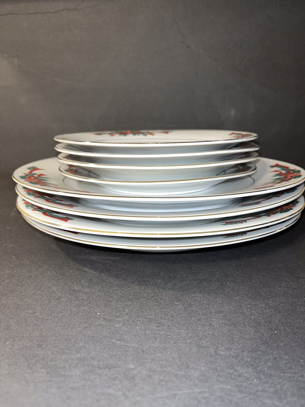 POINSETTIA & RIBBONS 8 Pc Plate Set Christmas 4 - 10.5” Dinner & 4 -7.5” Dessert