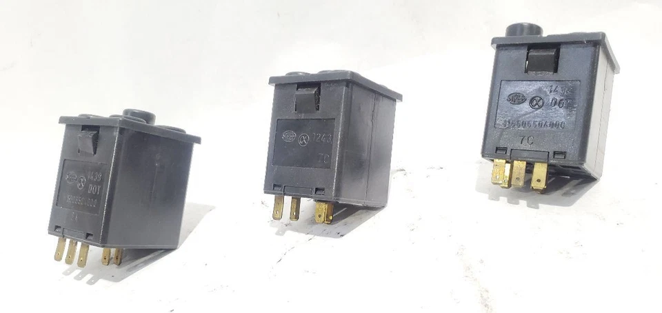 1988 Alfa Romeo Spider Veloce OEM interruptor de descongelamento de perigo  - Imagem 4 de 4