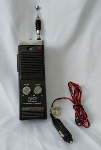 Realistic TRC-217 40 Channel Citizens Band Transceiver For Parts Or Repair - Afbeelding 1 van 7