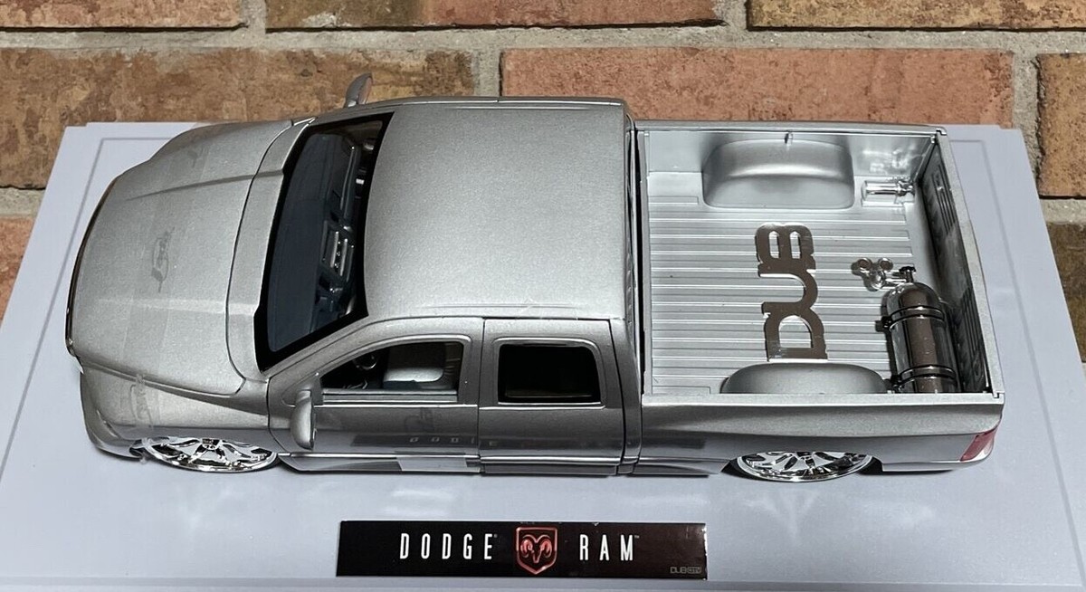 DODGE RAM SILVER 1:18 SCALE DUB CITY WHEELS BY SPINTEK 24