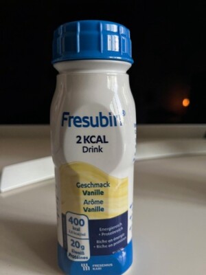 fresubin 50x:  24x200ml Vanille (400kcal) + 26x200ml mix tray (300kcal) 