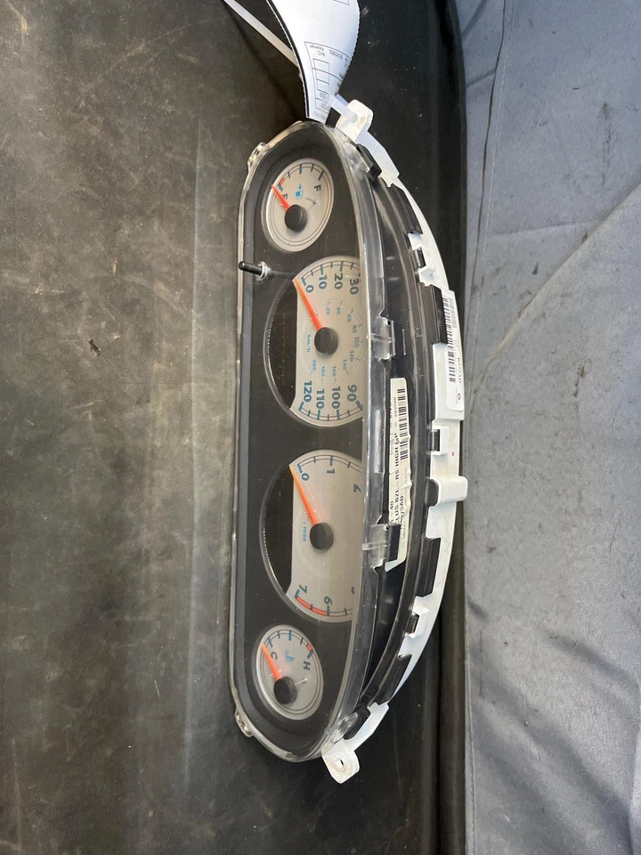 Fits 2006-2007 Chrysler Town & Country Speedometer Miles:N/A OEM#:56044975AD - Imagem 4 de 4