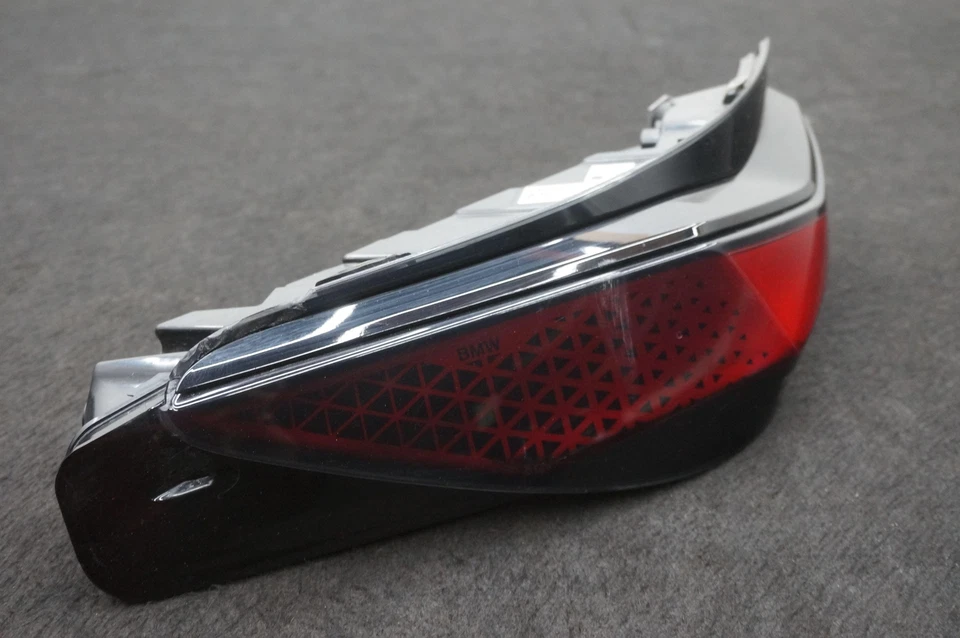 Lámpara de luz trasera exterior izquierda OEM 63215A3CD41 BMW 760I xDrive G70 23-24 *Nota Foto 3 de 4