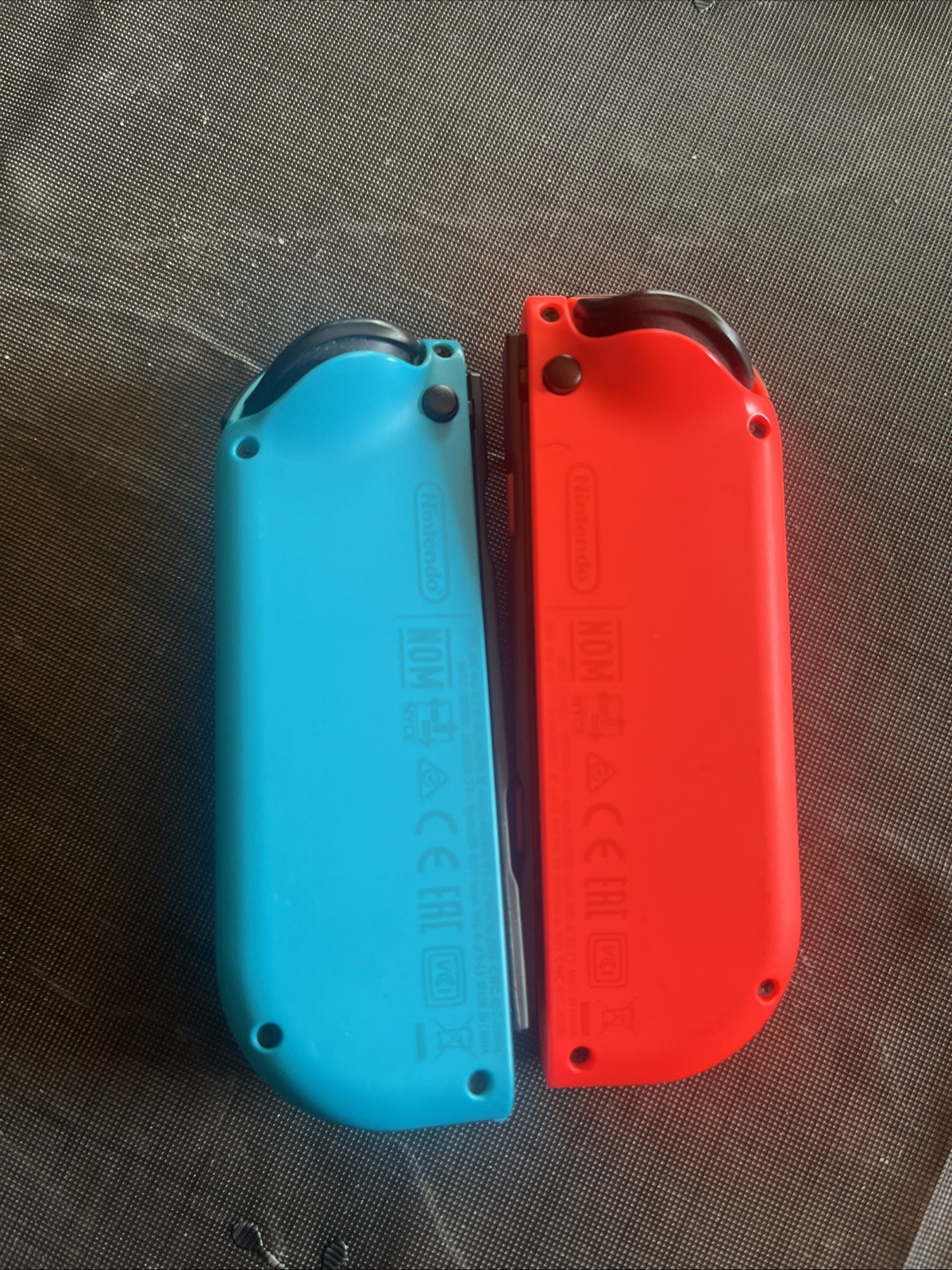Nintendo Switch Set da 2 Joy-con (Rosso e Blu) foto 2