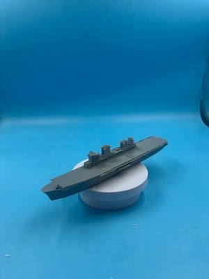 1/700 UK HMS Illustrious (R06) Invincible-class Aircraft Carrier model kit