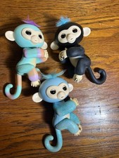 Lot of 3 Monkey Fingerlings Rainbow, Blue, And Black WowWee Interactive Toys 
