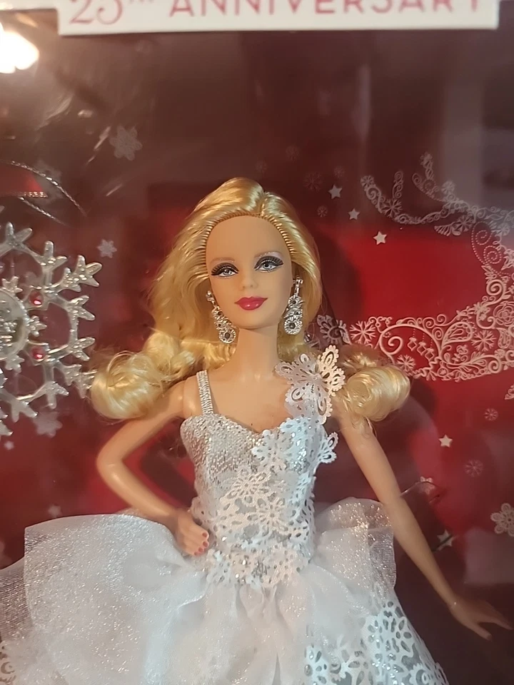 Muñeca Barbie de vacaciones 2013 con adorno 25 aniversario Mattel X9195 NBO Walmart Foto 2 de 2