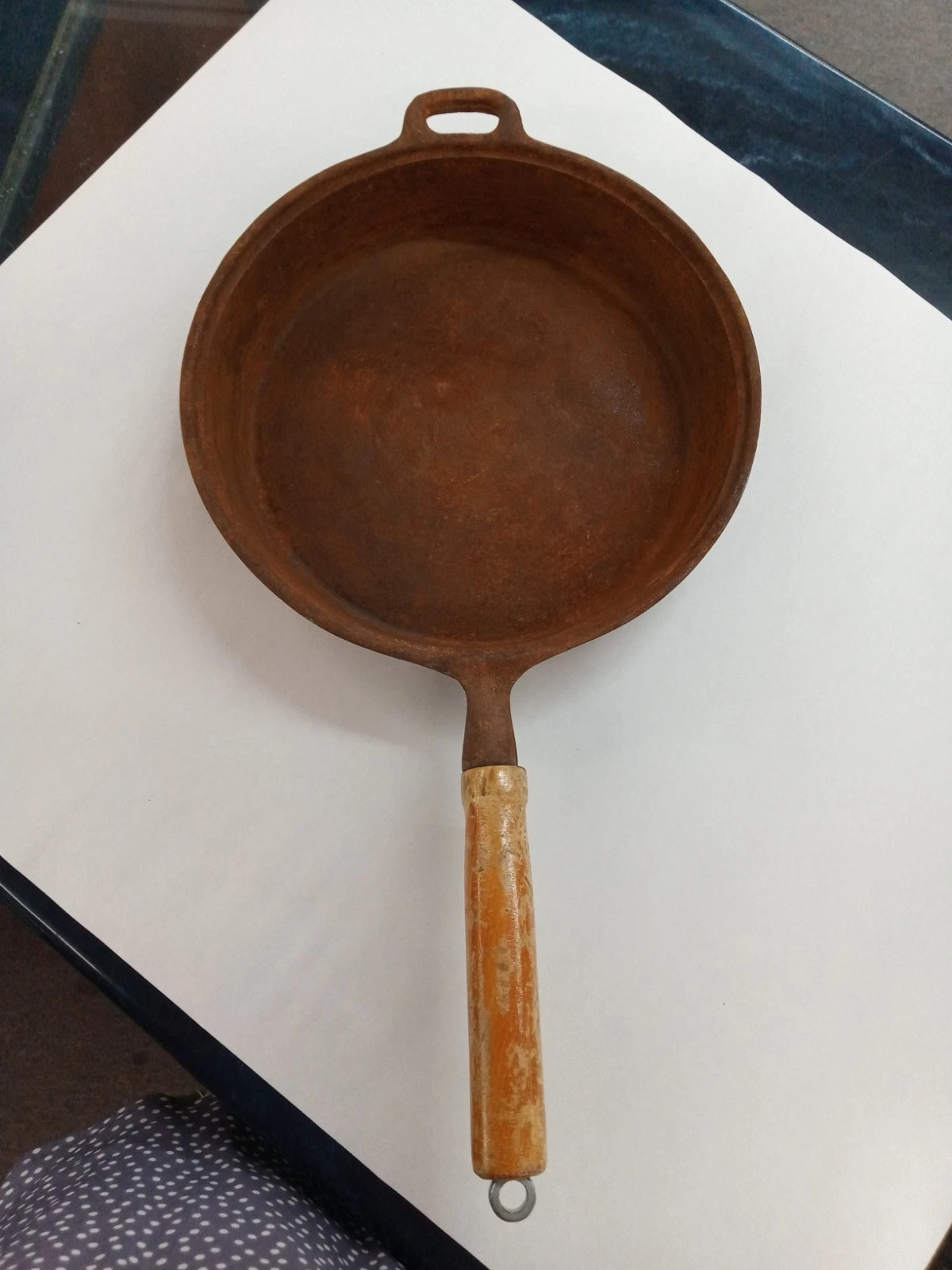 Vintage 10" Cast Iron Skillet With Wooden Handle