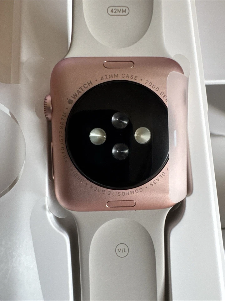 2015 Apple Watch 42mm - Rose Gold (MLC62LL/A) - Image 2 of 4