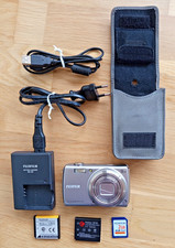 FUJIFILM FinePix F100fd silberne Digitalkamera