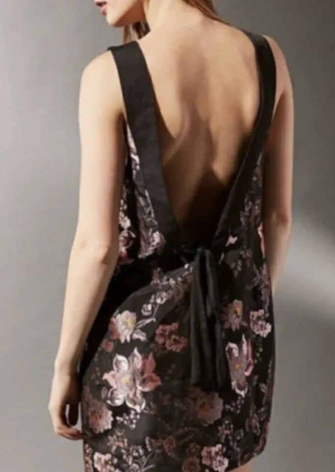 Vestido Urban Outfitters Negro Floral Jacquard Abierto Espalda en V Corbata Cambio, Talla XS, Nuevo Foto 2 de 4
