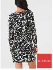 Very Ruched Crew Neck Mono Geo Mini Dress Size UK 16 RRP �28